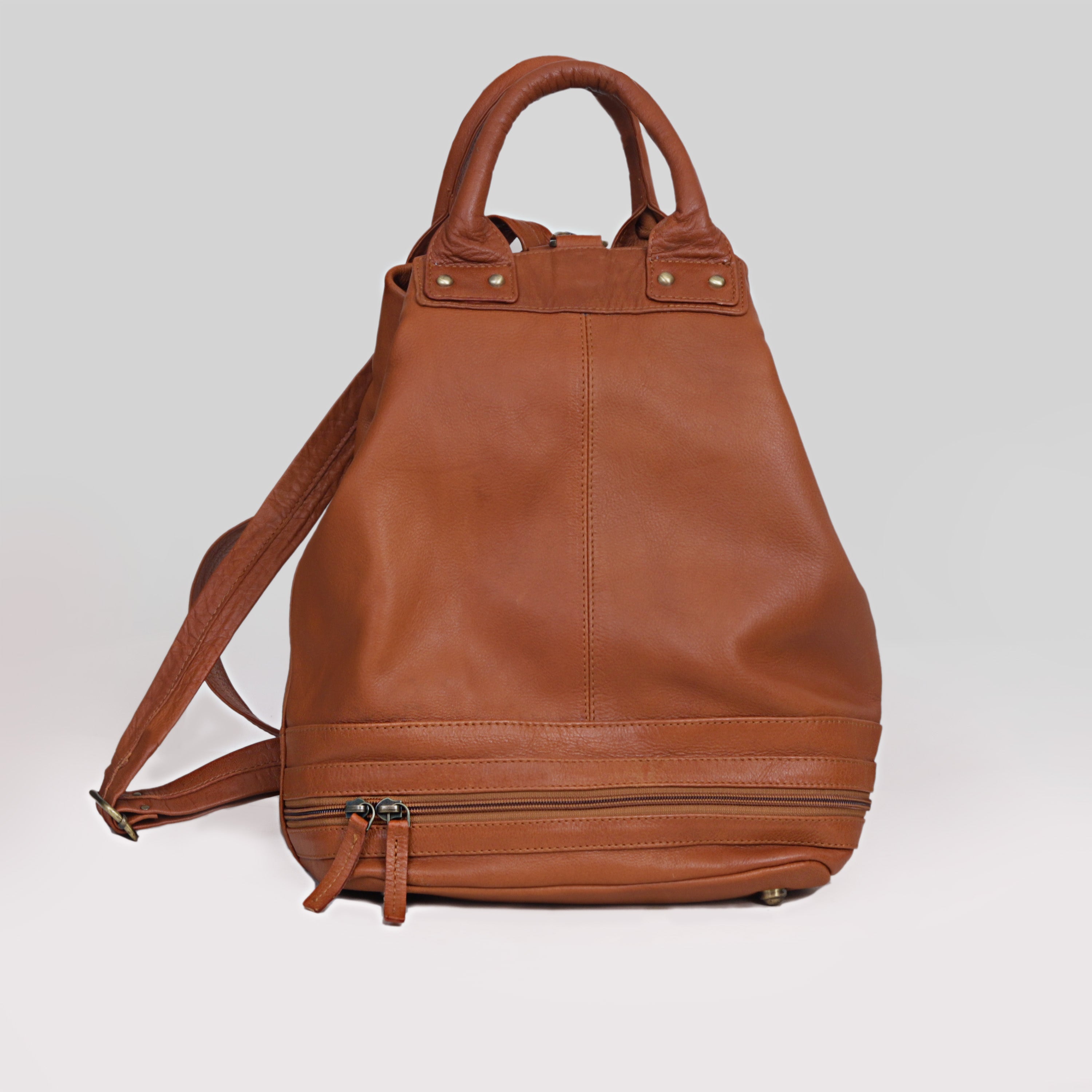 Savannah Convertible Leather Backpack – Hands-Free Elegance for Everyday Life