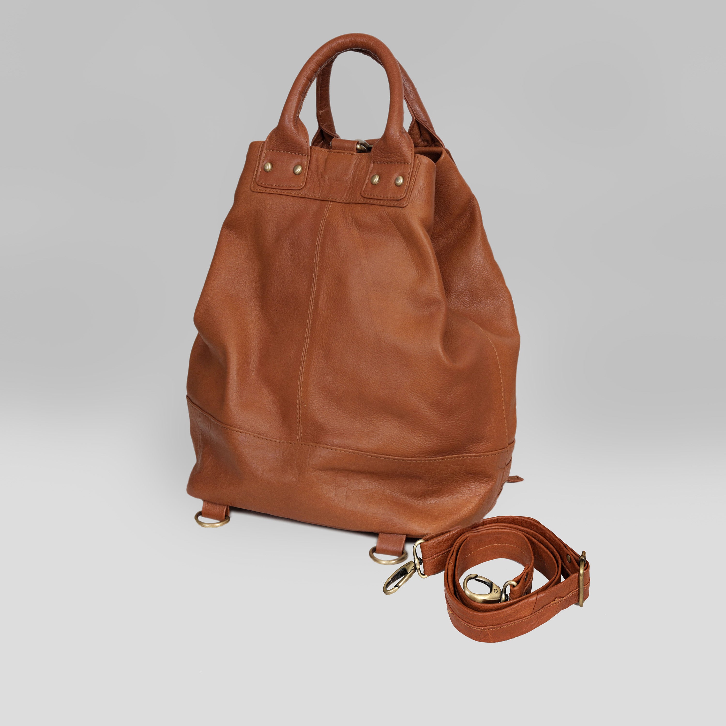Savannah Convertible Leather Backpack – Hands-Free Elegance for Everyday Life