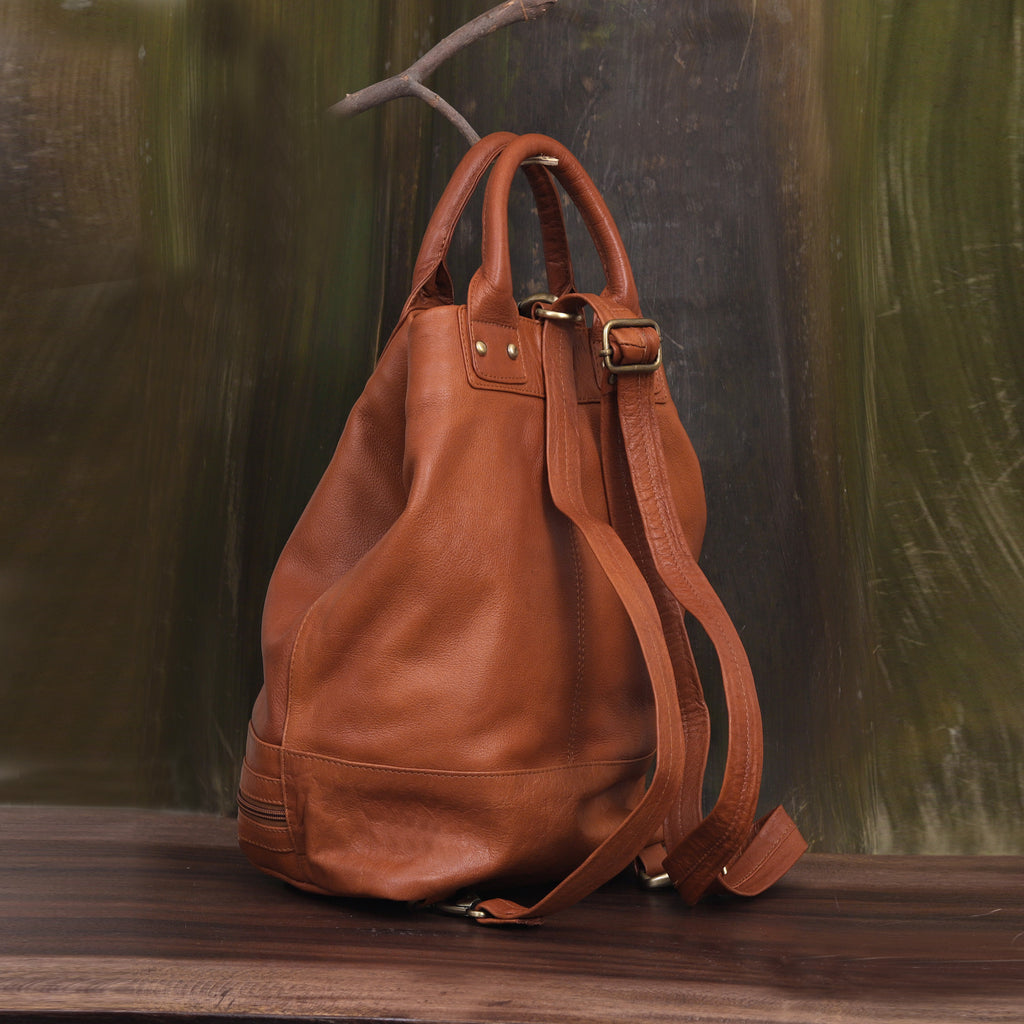 Savannah Convertible Leather Backpack – Hands-Free Elegance for Everyday Life