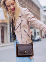Classic Leather Crossbody Bag – Effortless Style for Everyday Adventures