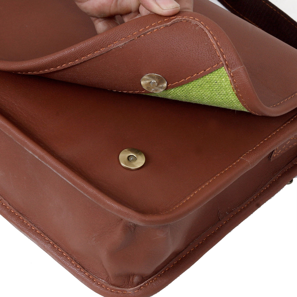 Classic Leather Messenger Bag – Vintage Style Crossbody Satchel for Everyday Use