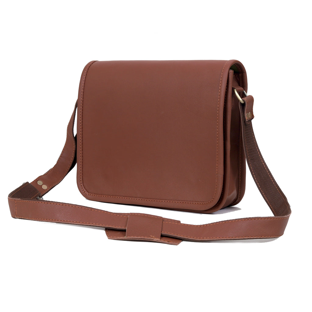 Classic Leather Messenger Bag – Vintage Style Crossbody Satchel for Everyday Use