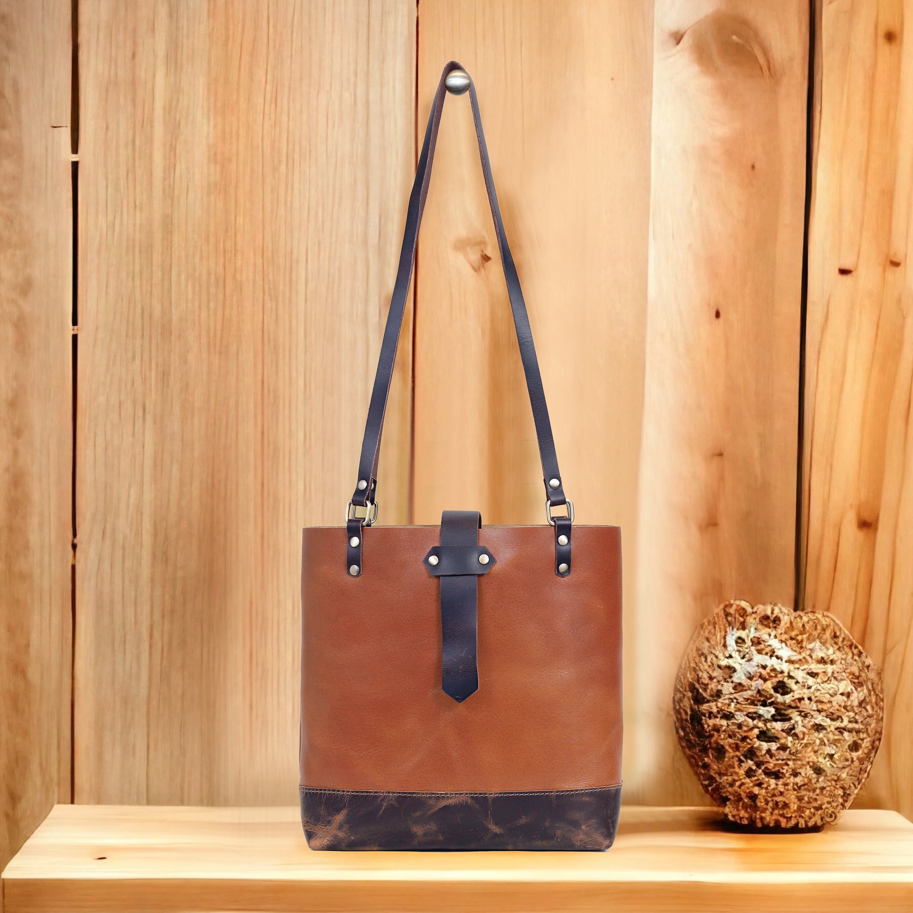 Vintage Chestnut Leather Tote – Rugged Elegance with Everyday Utility